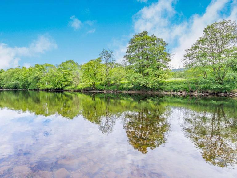 3 Bedroom Luxury Home, Hot Tub, Stunning Views Of Killin, Sitting On The River Dochart Zewnętrze zdjęcie