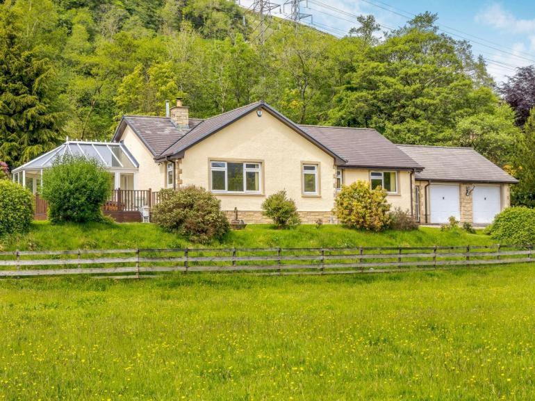 3 Bedroom Luxury Home, Hot Tub, Stunning Views Of Killin, Sitting On The River Dochart Zewnętrze zdjęcie