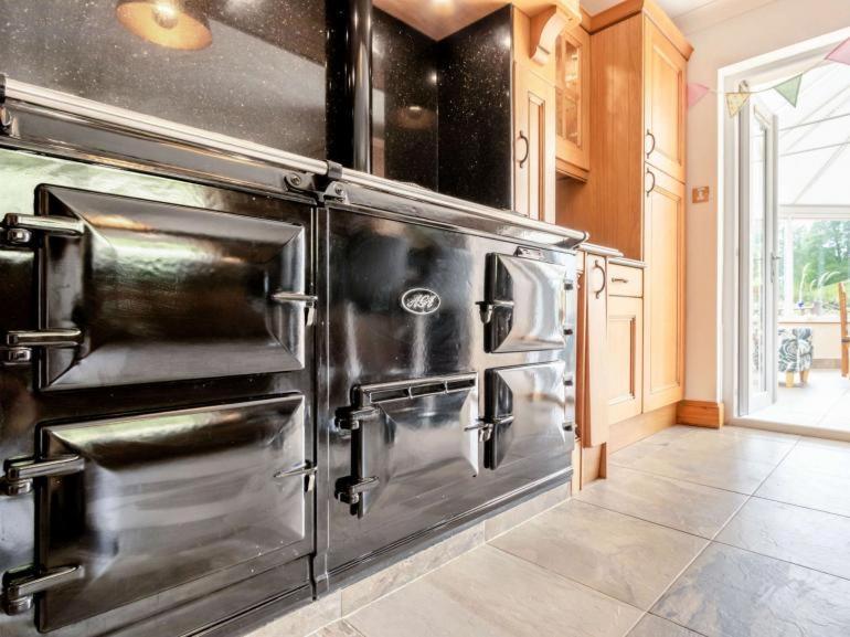 3 Bedroom Luxury Home, Hot Tub, Stunning Views Of Killin, Sitting On The River Dochart Zewnętrze zdjęcie